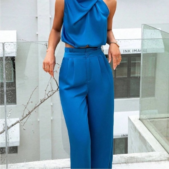 Vibrant Blue suit - Picture 3 of 4